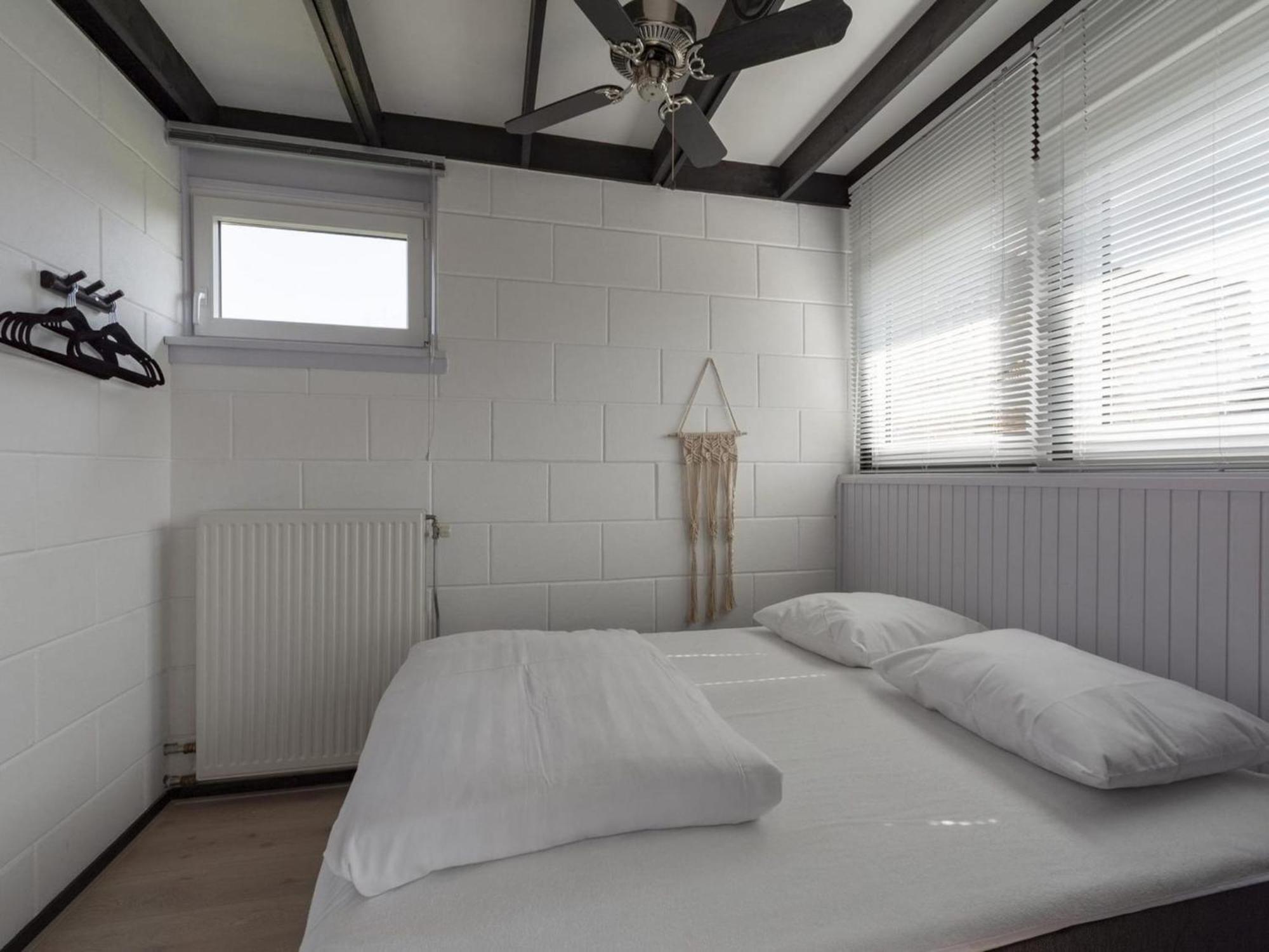 Attractive Bungalow With Modern Furnishings Sint Maartensvlotbrug Ngoại thất bức ảnh