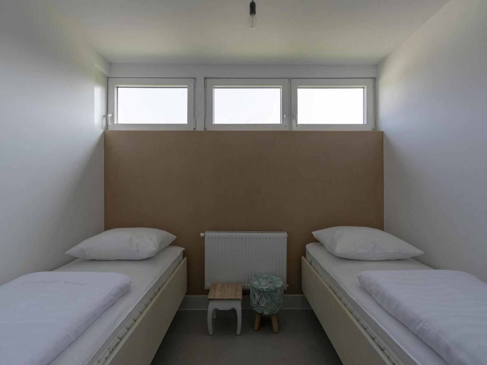 Attractive Bungalow With Modern Furnishings Sint Maartensvlotbrug Ngoại thất bức ảnh
