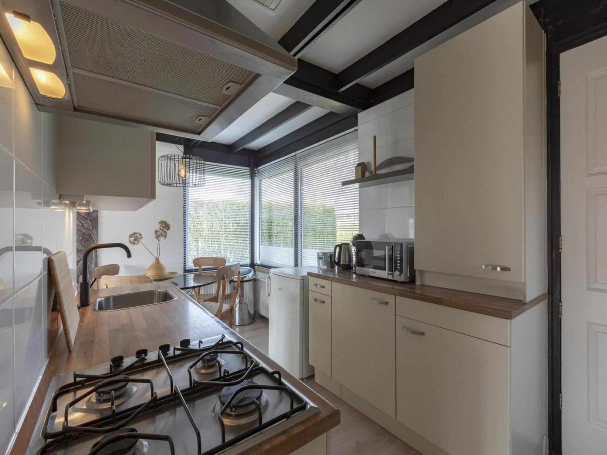 Attractive Bungalow With Modern Furnishings Sint Maartensvlotbrug Ngoại thất bức ảnh